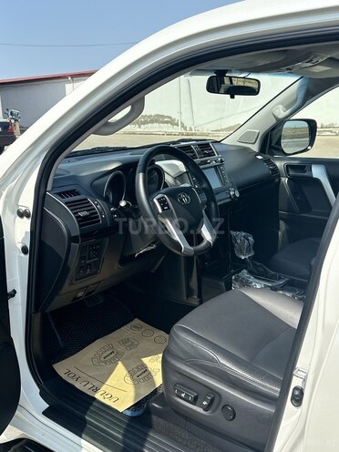Toyota Land Cruiser Prado-9