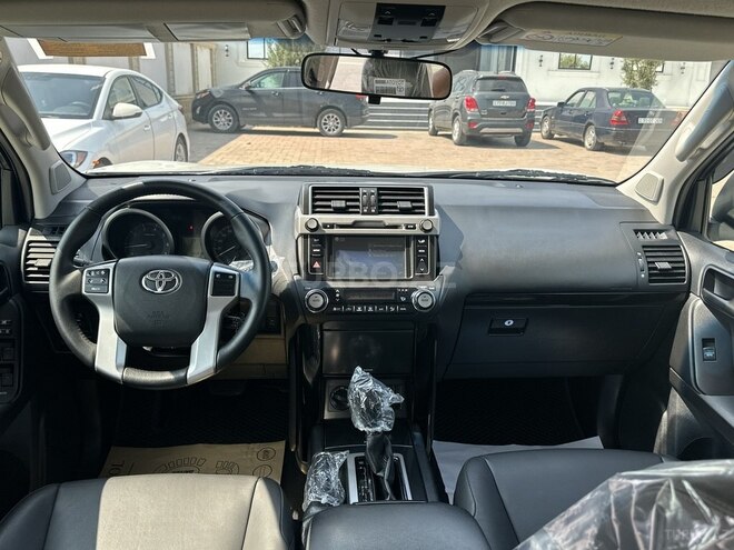 Toyota Land Cruiser Prado-11