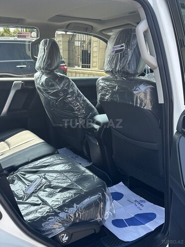 Toyota Land Cruiser Prado-17