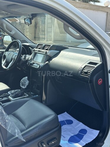 Toyota Land Cruiser Prado-10