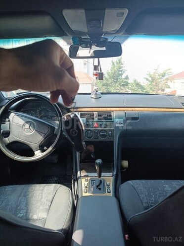 Mercedes E 200 1997, 450,000 km - 2.0 l - Bakı