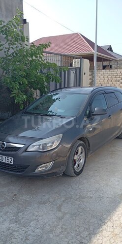Opel Astra 2011, 276,000 km - 1.4 l - Bakı