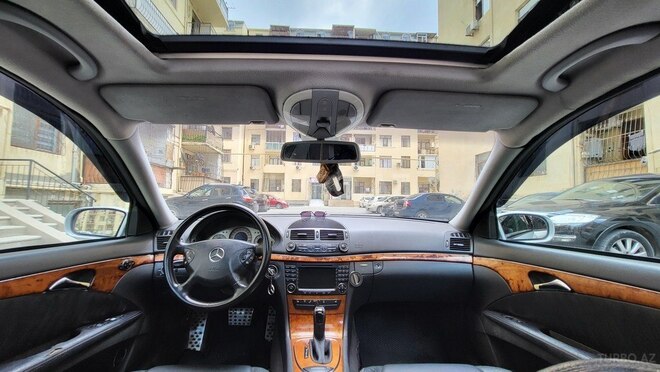 Mercedes E 240 2002, 318,000 km - 2.6 л - Bakı