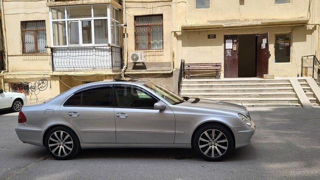 Mercedes E 240 2002, 318,000 km - 2.6 л - Bakı