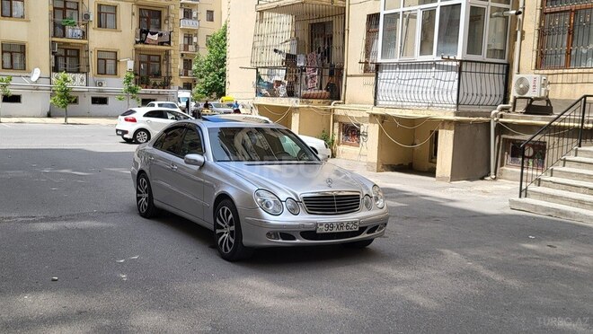 Mercedes E 240 2002, 318,000 km - 2.6 л - Bakı