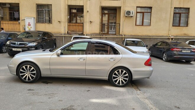 Mercedes E 240 2002, 318,000 km - 2.6 л - Bakı