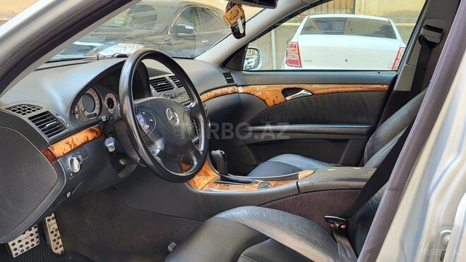 Mercedes E 240 2002, 318,000 km - 2.6 л - Bakı