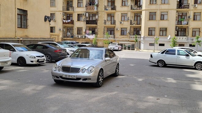 Mercedes E 240 2002, 318,000 km - 2.6 л - Bakı