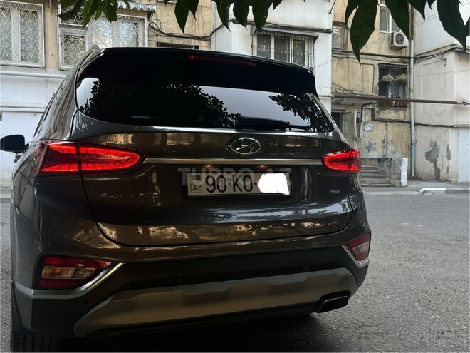 Hyundai Santa Fe-5