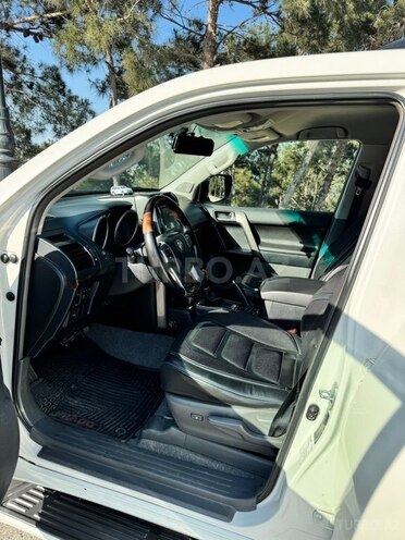 Toyota Land Cruiser Prado 2011, 220,000 km - 2.7 л - Bakı