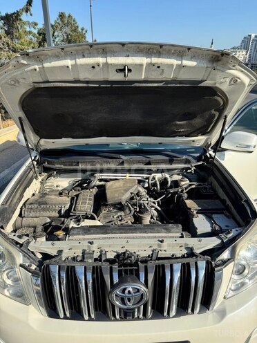 Toyota Land Cruiser Prado 2011, 220,000 km - 2.7 л - Bakı