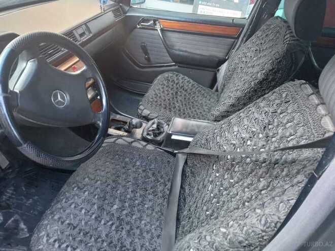 Mercedes E 250 1993, 300,000 km - 2.5 l - Gəncə