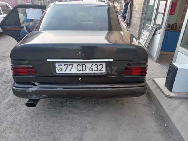 Mercedes E 250 1993, 300,000 km - 2.5 l - Gəncə