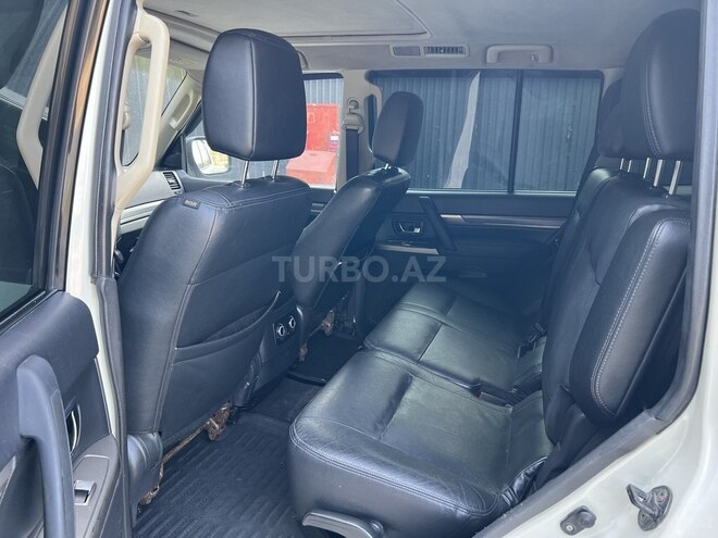Mitsubishi Pajero 2015, 456,000 km - 3.0 л - Bakı