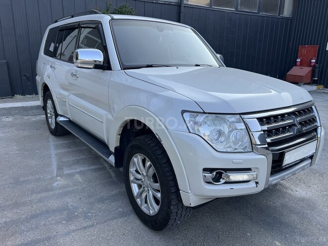 Mitsubishi Pajero 2015, 456,000 km - 3.0 л - Bakı