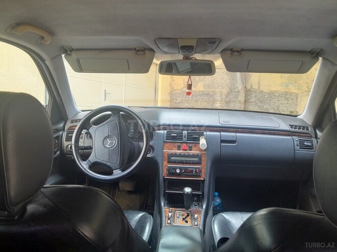Mercedes E 240 1999, 260,000 km - 2.4 l - Bakı