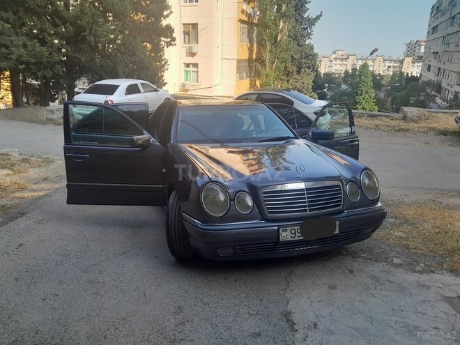 Mercedes E 240 1999, 260,000 km - 2.4 l - Bakı