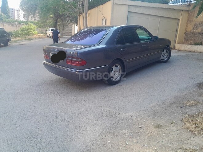 Mercedes E 240 1999, 260,000 km - 2.4 l - Bakı