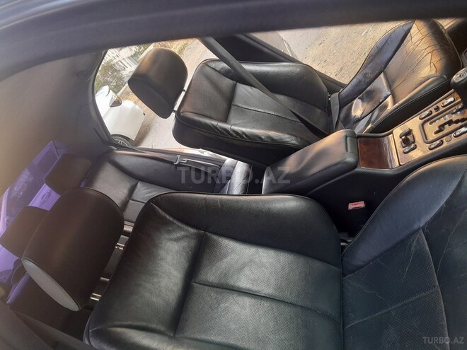 Mercedes E 240 1999, 260,000 km - 2.4 l - Bakı