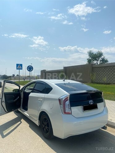 Toyota Prius 2015, 169,000 km - 1.8 l - Bakı