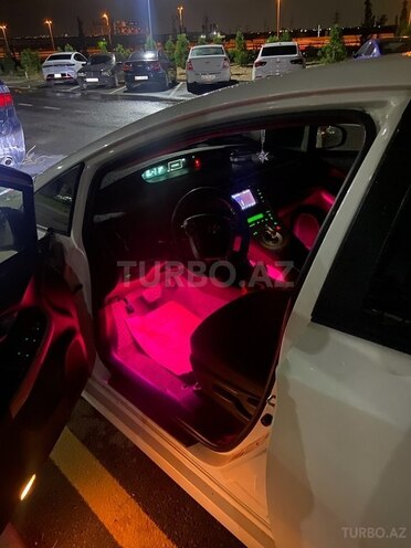 Toyota Prius 2015, 169,000 km - 1.8 l - Bakı