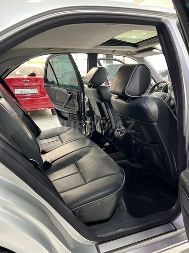 Mercedes E 320 2001, 277,000 km - 3.2 l - Sumqayıt