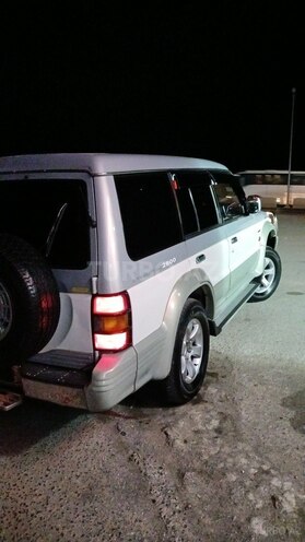 Mitsubishi Pajero 1994, 420,000 km - 2.8 л - Bakı