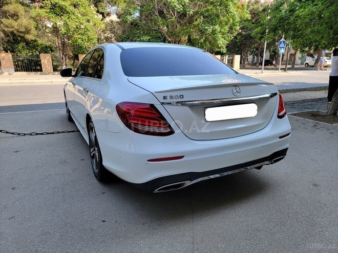 Mercedes E 300-7