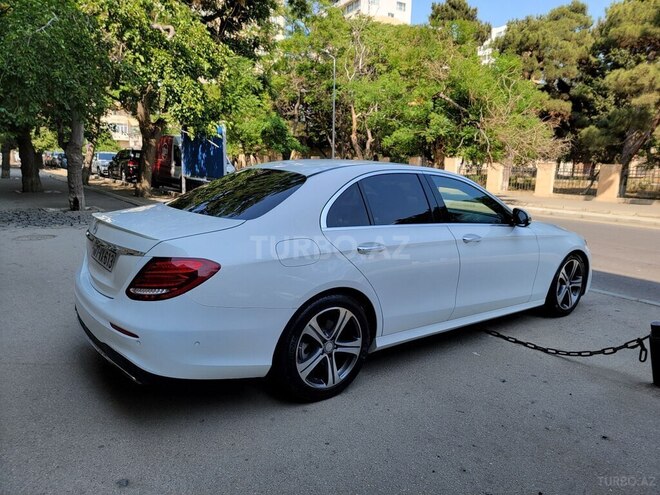 Mercedes E 300-10