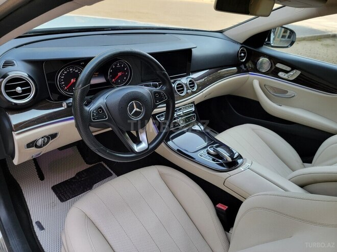 Mercedes E 300-14