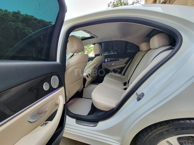 Mercedes E 300-17