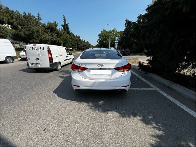 Hyundai Avante 2015, 175,555 km - 1.6 l - Bakı