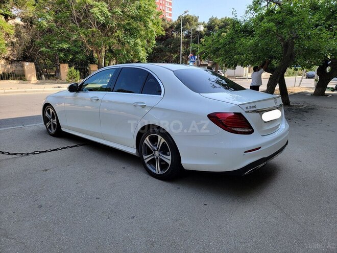 Mercedes E 300-8
