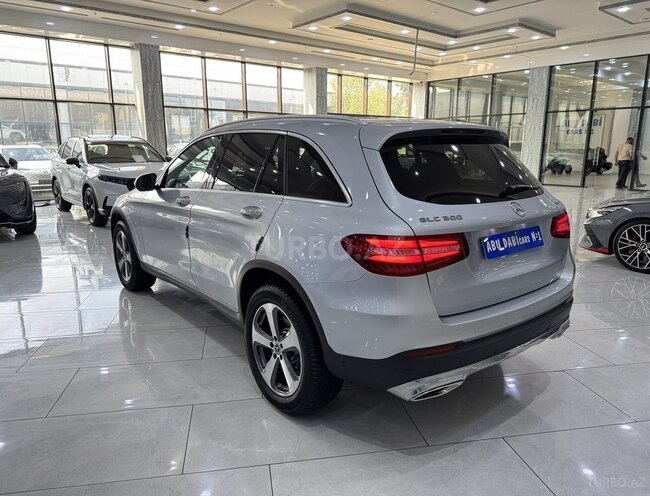 Mercedes GLC 300 4MATIC 2018, 109,600 km - 2.0 l - Bakı