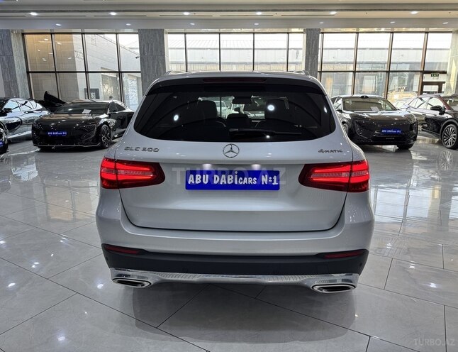 Mercedes GLC 300 4MATIC 2018, 109,600 km - 2.0 l - Bakı