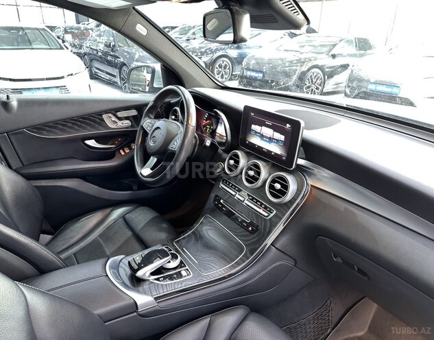 Mercedes GLC 300 4MATIC 2018, 109,600 km - 2.0 l - Bakı