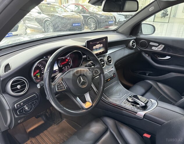 Mercedes GLC 300 4MATIC 2018, 109,600 km - 2.0 l - Bakı