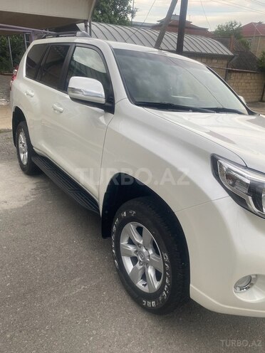 Toyota Land Cruiser Prado-4