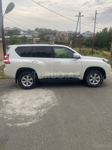 Toyota Land Cruiser Prado-3