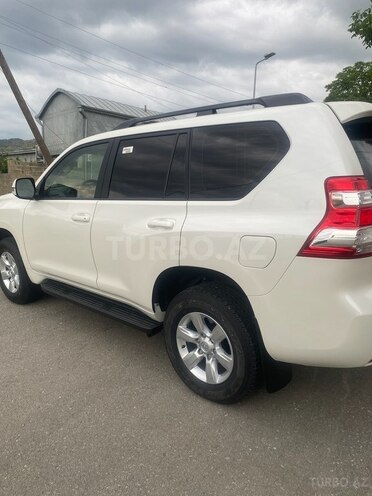 Toyota Land Cruiser Prado-8