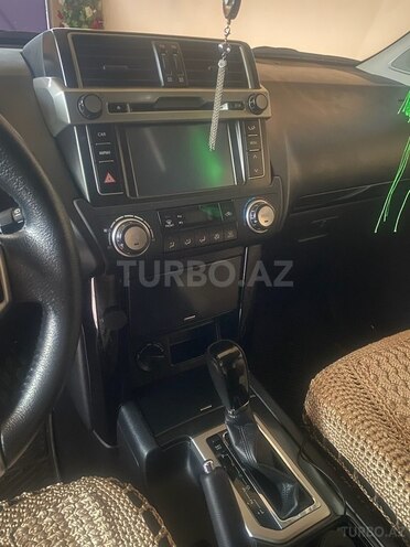 Toyota Land Cruiser Prado-11