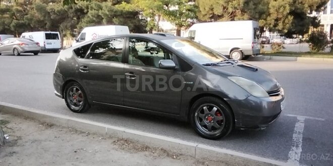 Toyota Prius-2