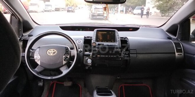 Toyota Prius-7