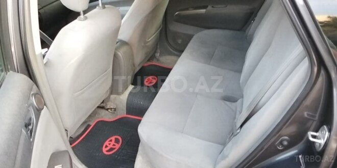 Toyota Prius-5