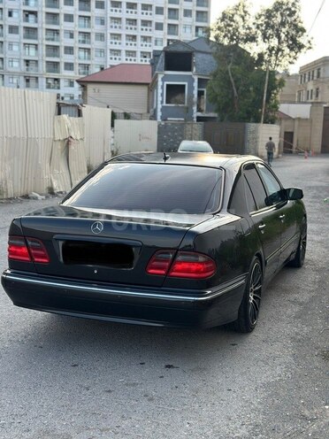 Mercedes E 240 2000, 350,000 km - 2.4 l - Bakı