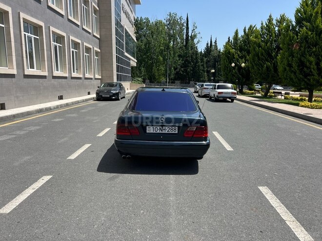 Mercedes E 240 1999, 430,000 km - 2.4 l - Bakı