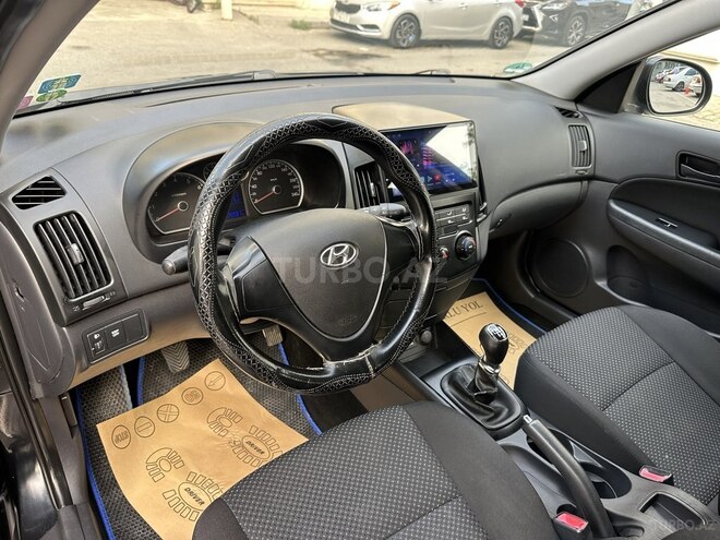 Hyundai i30 2010, 297,000 km - 1.4 л - Bakı