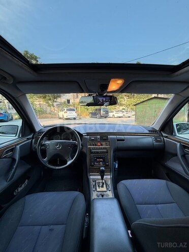 Mercedes E 240 2000, 295,214 km - 2.6 l - Bakı