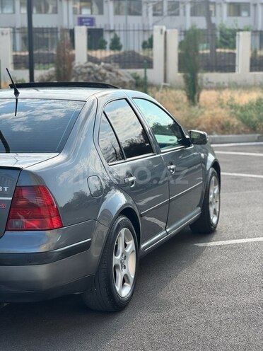 Volkswagen Jetta-4