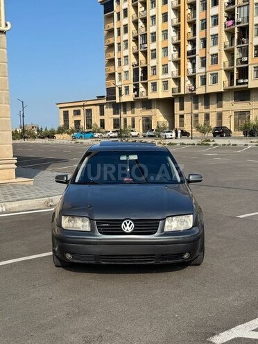 Volkswagen Jetta-1